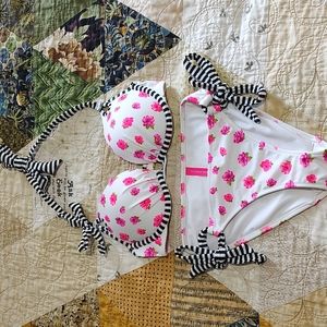 SOLD! Victoria's Secret Swimsuit Set, Size Small/32C